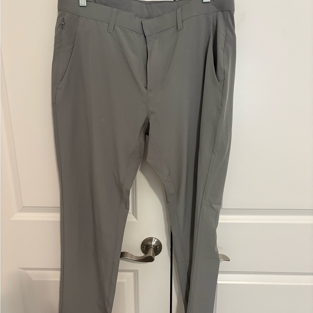 Fabletics Men's Light Gray Stretch Dress Pants